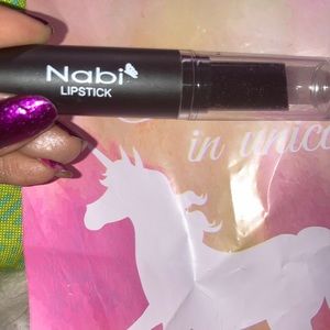 Néw Nabi lipstick